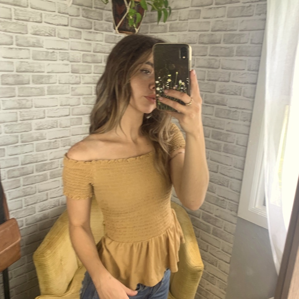 AEO // mustard yellow top